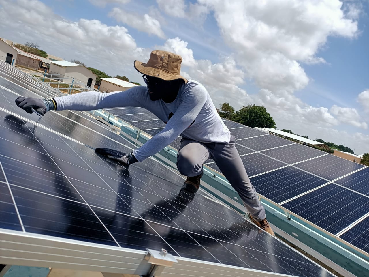 60ec80b7f1369644507d11fd_LDIJ5142